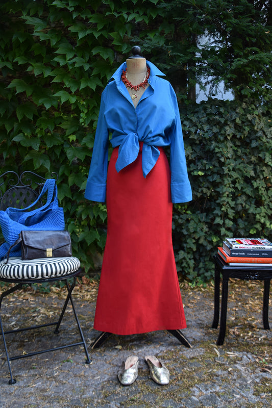 Handgefertigte Elan Bluse in Eclectic Blue aus der Kollektion The New Luxury von PALAIS du SOLEIL
